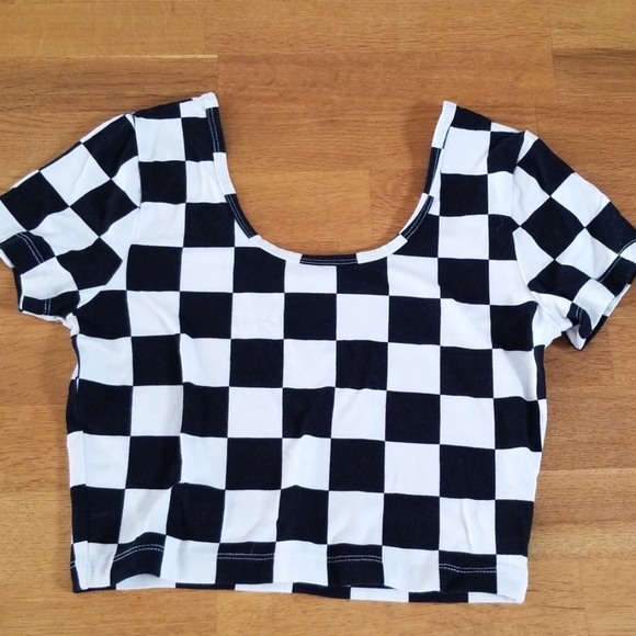 💜3 for $10💜 NWOT Checkered Crop Top - Picture 2 of 4